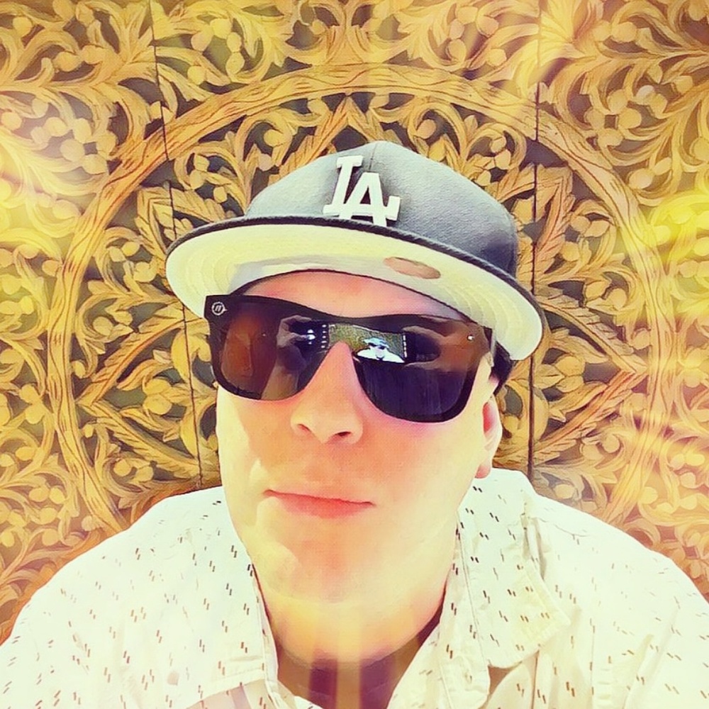 Meet your Posher, Carlos